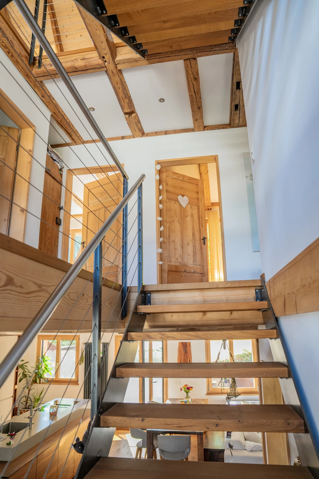 Nachhaltige Renovation mit Altholz durch Zimmerei in Illighausen