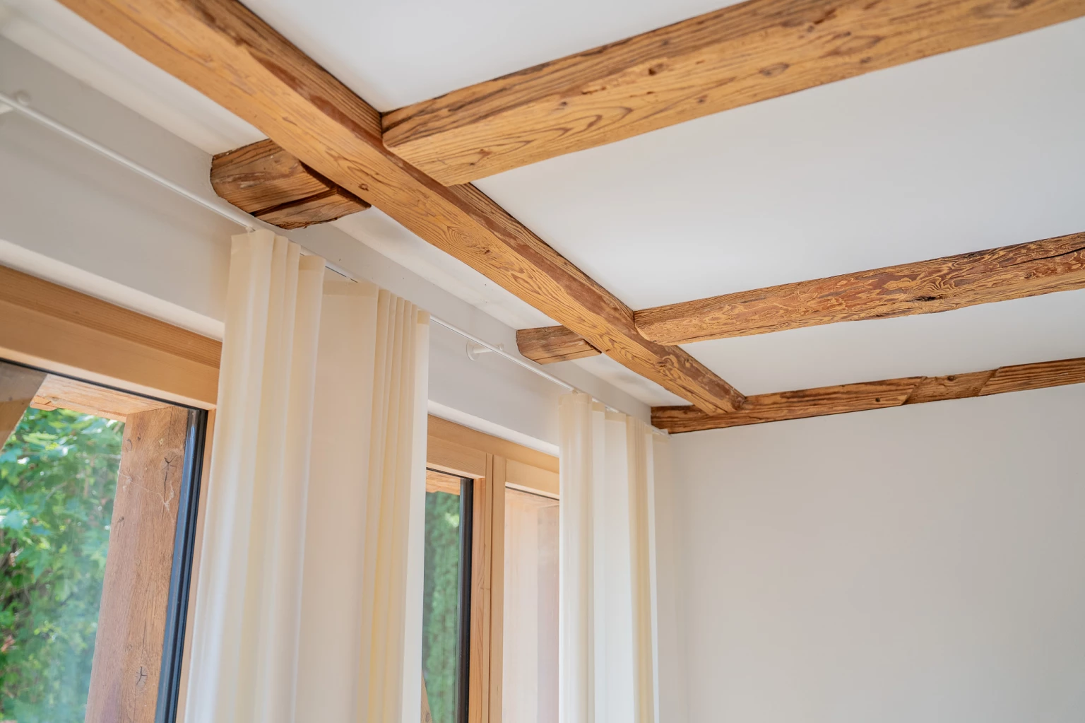 Nachhaltige Renovation mit Altholz durch Zimmerei in Illighausen