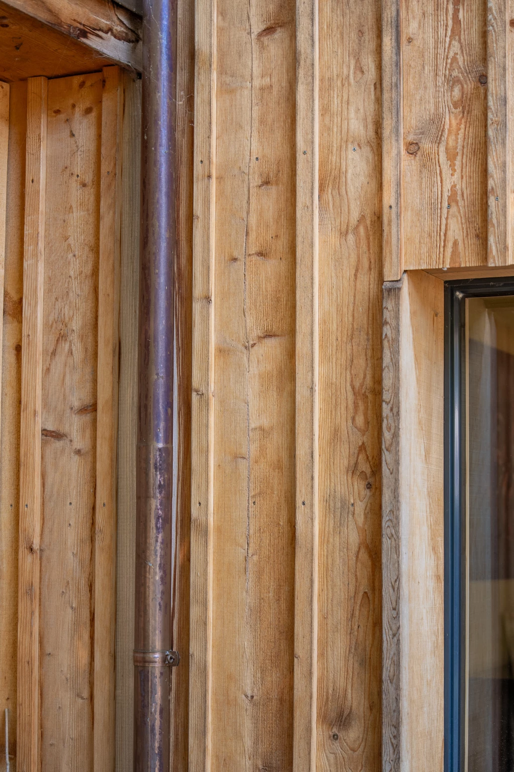 Nachhaltige Renovation mit Altholz durch Zimmerei in Illighausen
