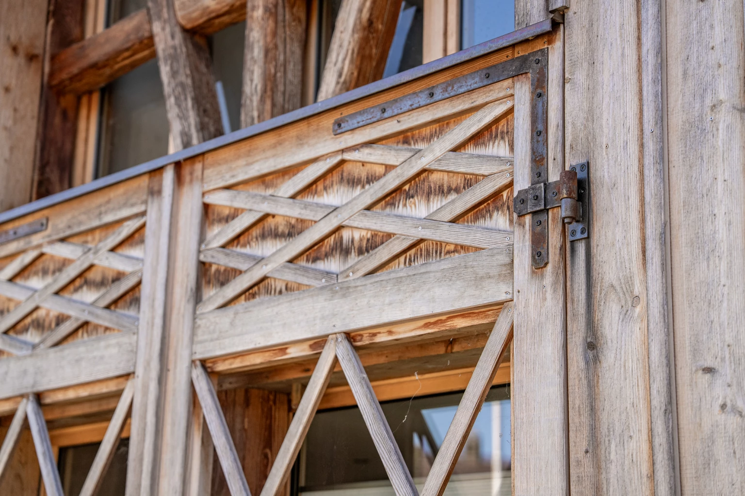 Nachhaltige Renovation mit Altholz durch Zimmerei in Illighausen