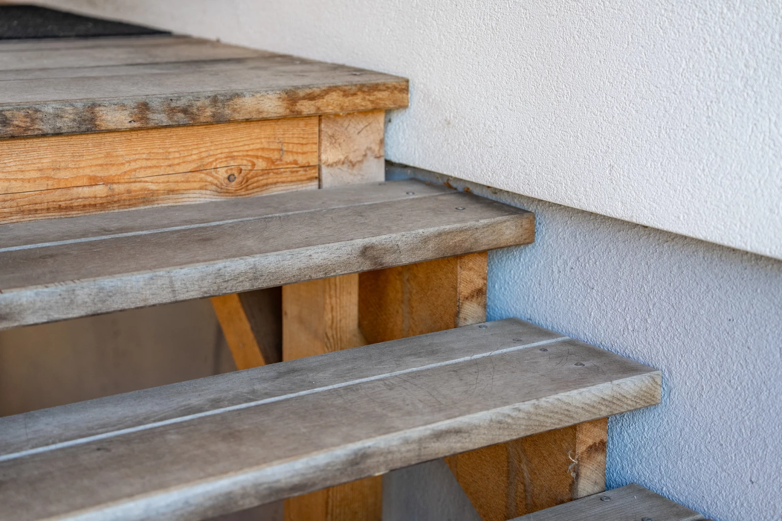 Nachhaltige Renovation mit Altholz durch Zimmerei in Illighausen