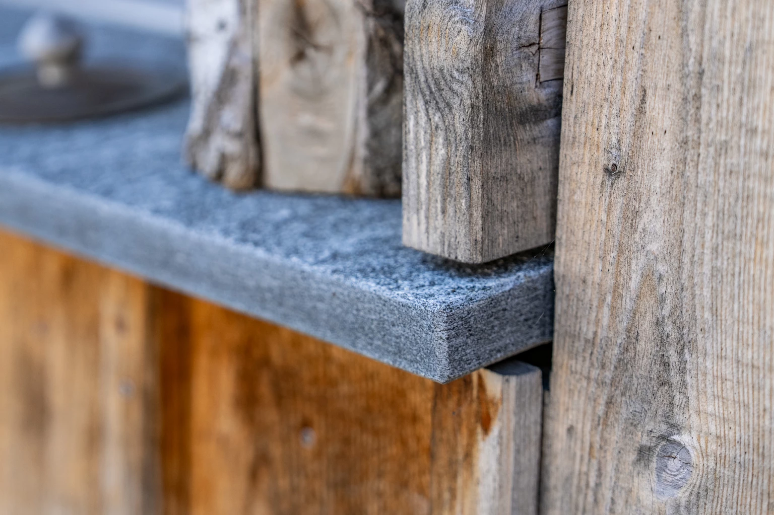 Nachhaltige Renovation mit Altholz durch Zimmerei in Illighausen